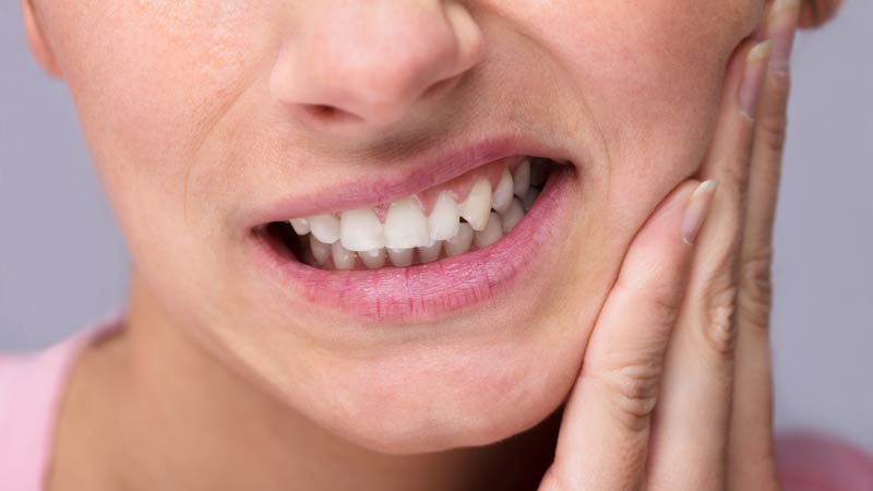 چگونه عفونت دندان را خارج کنیم
